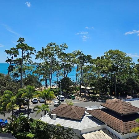 Grand Mercure Allegra Hervey Bay Exterior foto View of the beach from the hotel