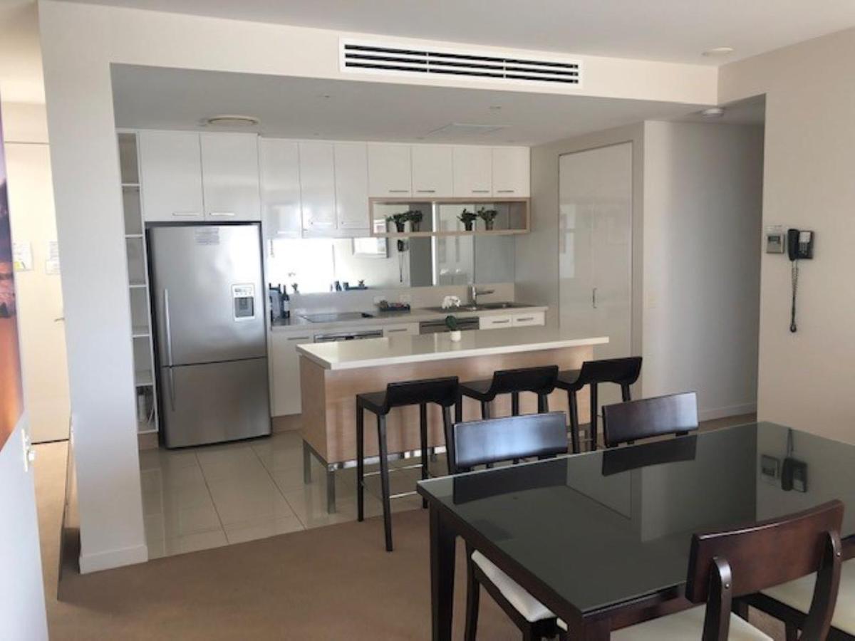 Grand Mercure Allegra Hervey Bay Exterior foto A kitchen in a typical apartment