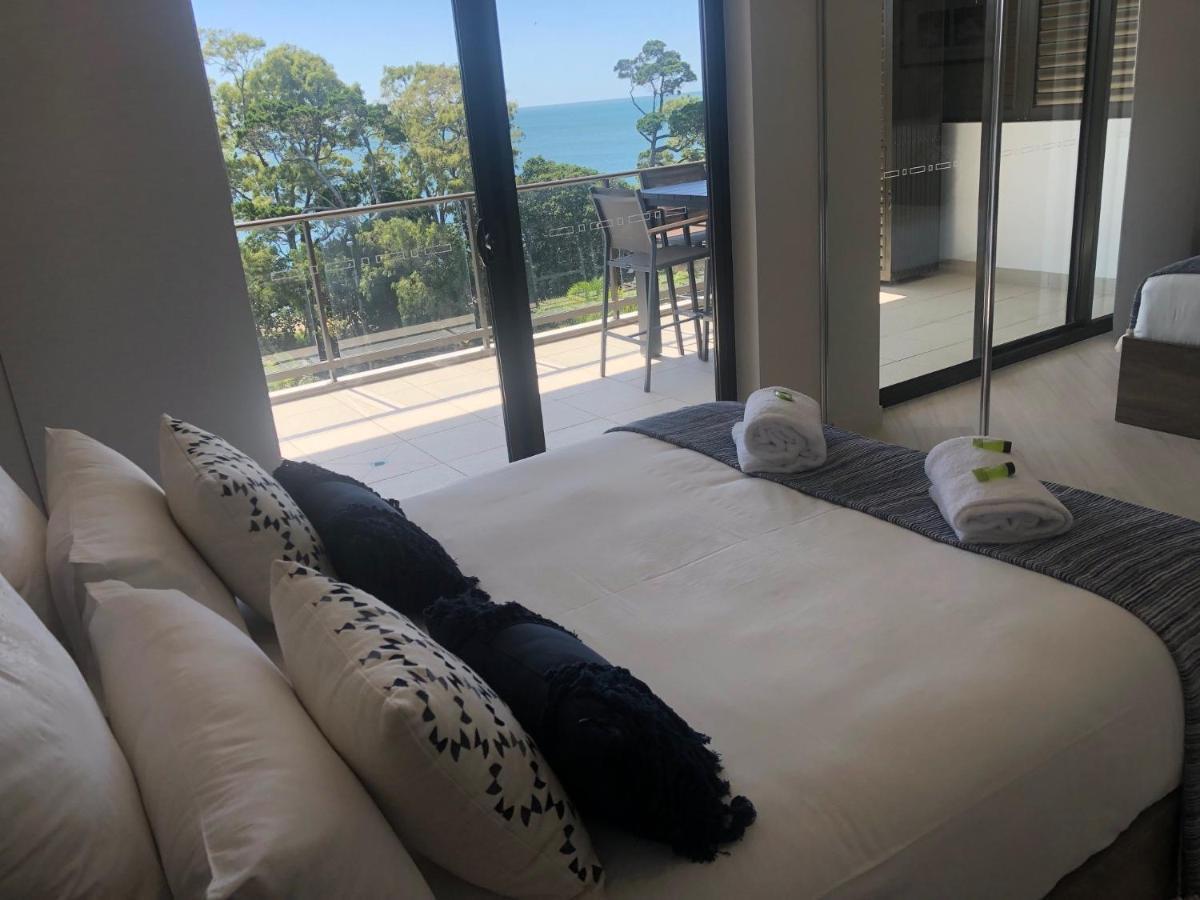 Grand Mercure Allegra Hervey Bay Exterior foto A bedroom at the resort