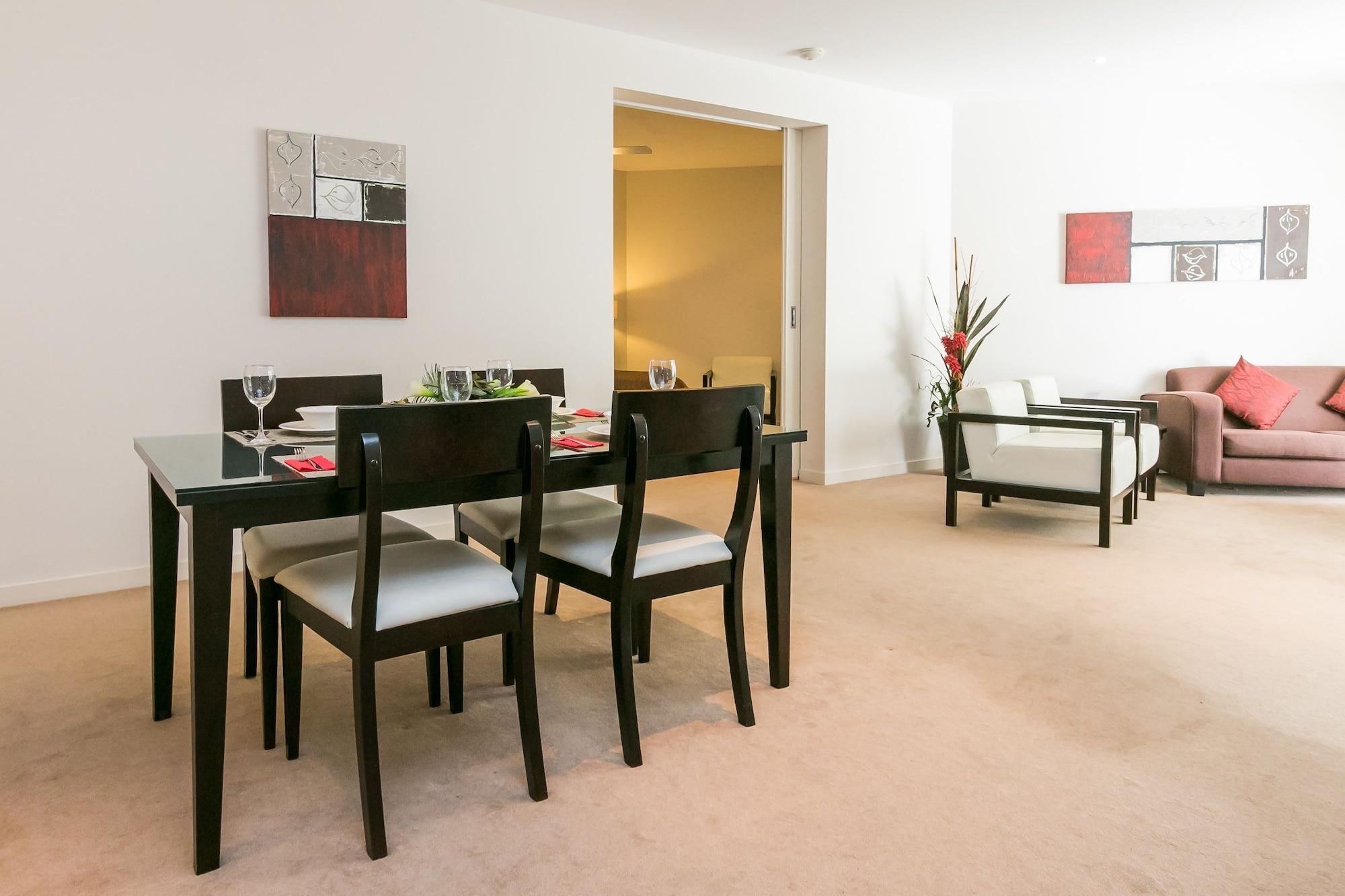 Grand Mercure Allegra Hervey Bay Exterior foto A typical apartment at the complex