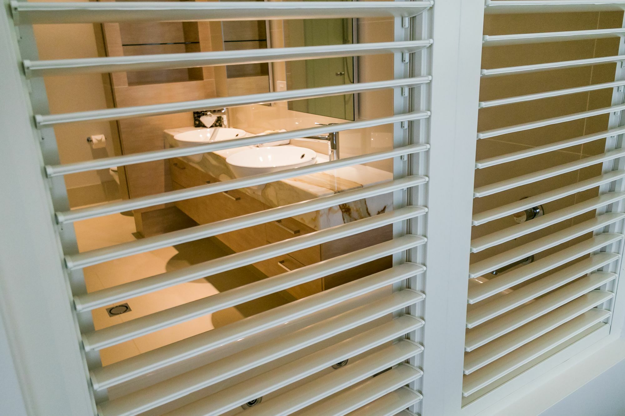 Grand Mercure Allegra Hervey Bay Exterior foto A window shutter