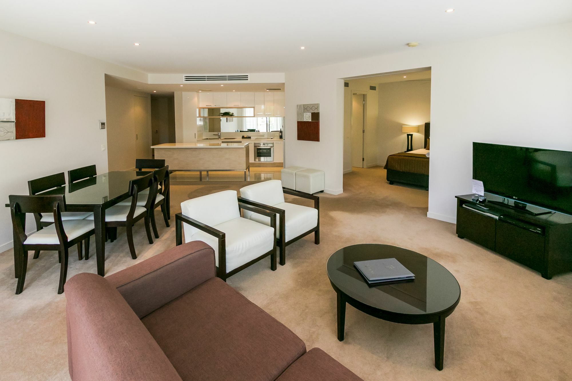 Grand Mercure Allegra Hervey Bay Exterior foto A typical apartment at the hotel