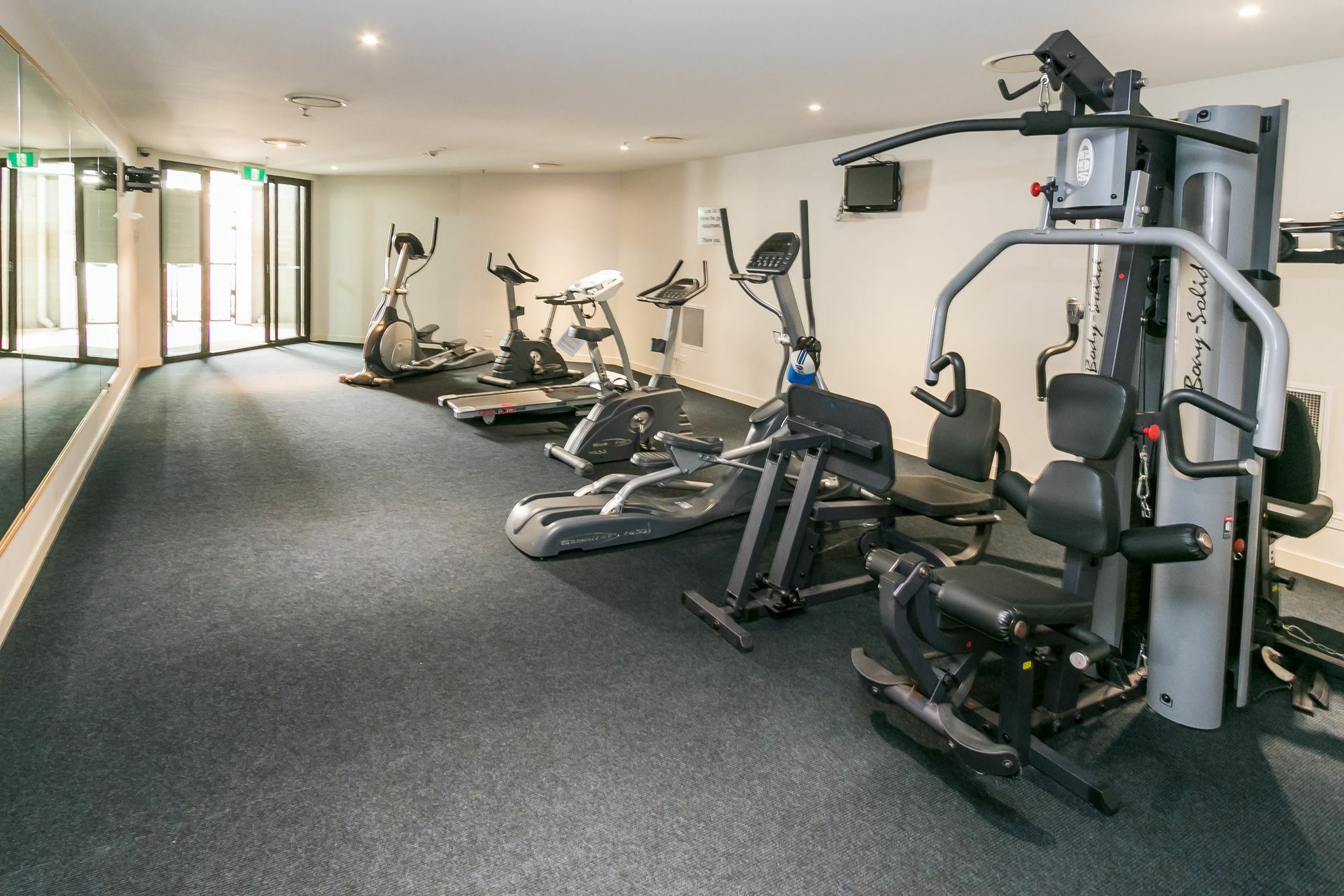 Grand Mercure Allegra Hervey Bay Exterior foto The gym at the hotel